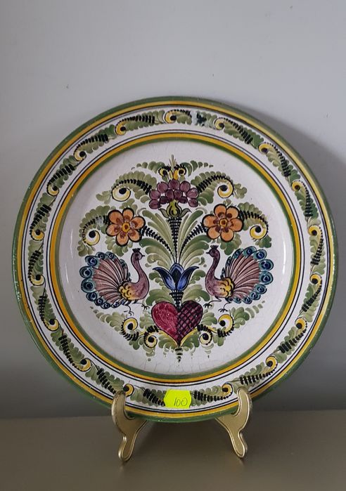 Farfurii vechi din ceramică
