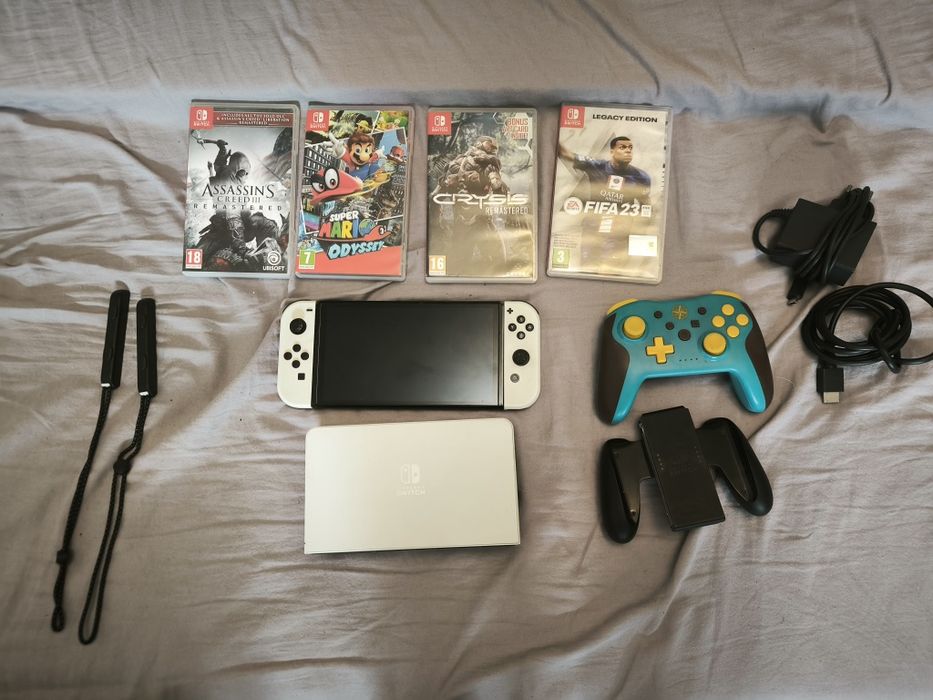 Nintendo switch oled  бял