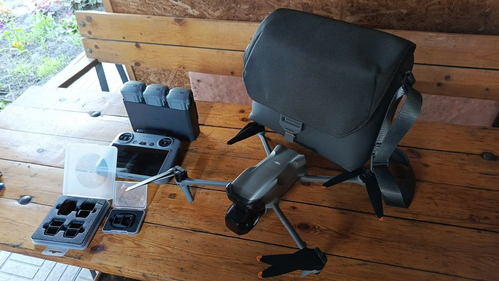 Профессиональный квадрокоптер Dji air 3