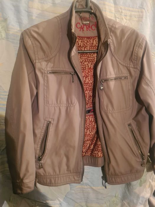 Продам осению куртку :