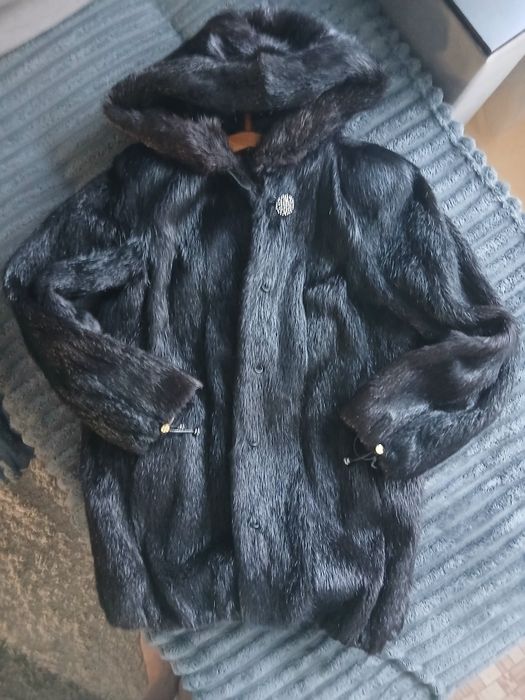 Продам шубу нутрии 10000тнг
