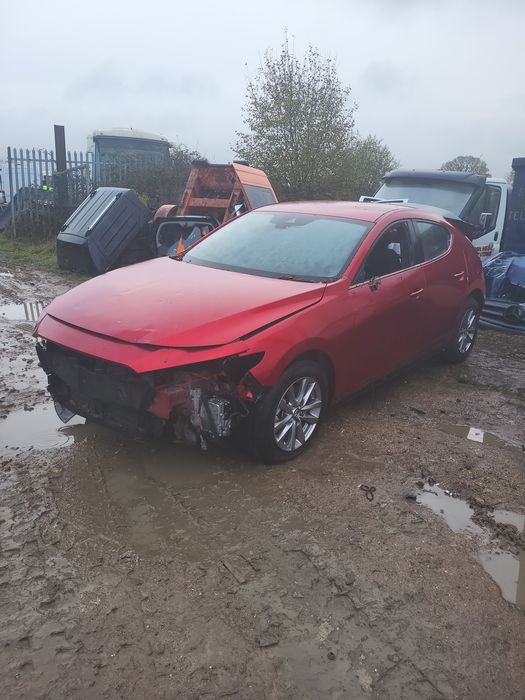 Mazda 3 an 2020 motor 2.0 benzina hybrid