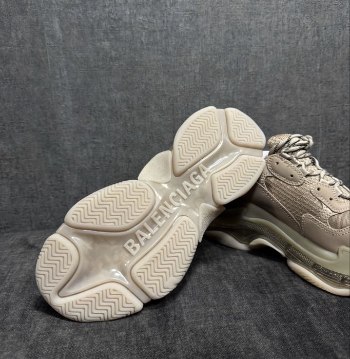 Balenciaga triple s bej