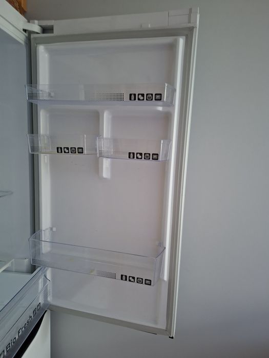 Продам  холодильник.