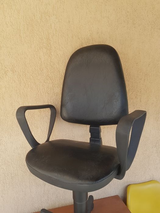 Scaun ergonomic cu manere