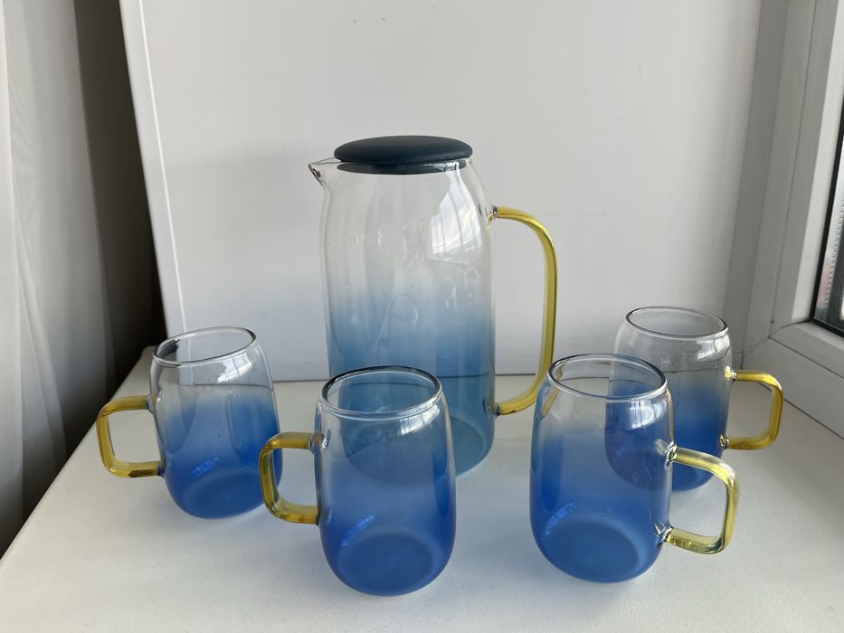 Продам кувшин со стаканами