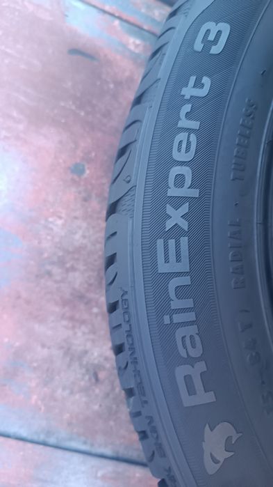 185/60/15 Uniroyal