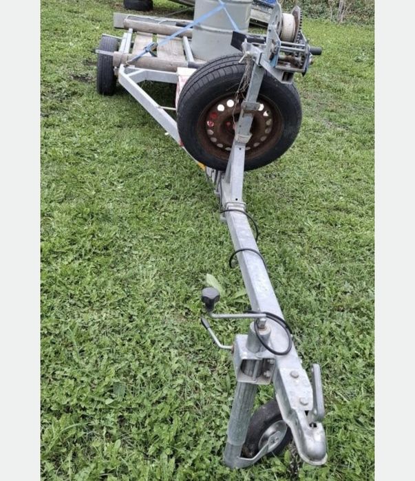 Vand/ Schimb Peridoc barca înmatriculat 750kg