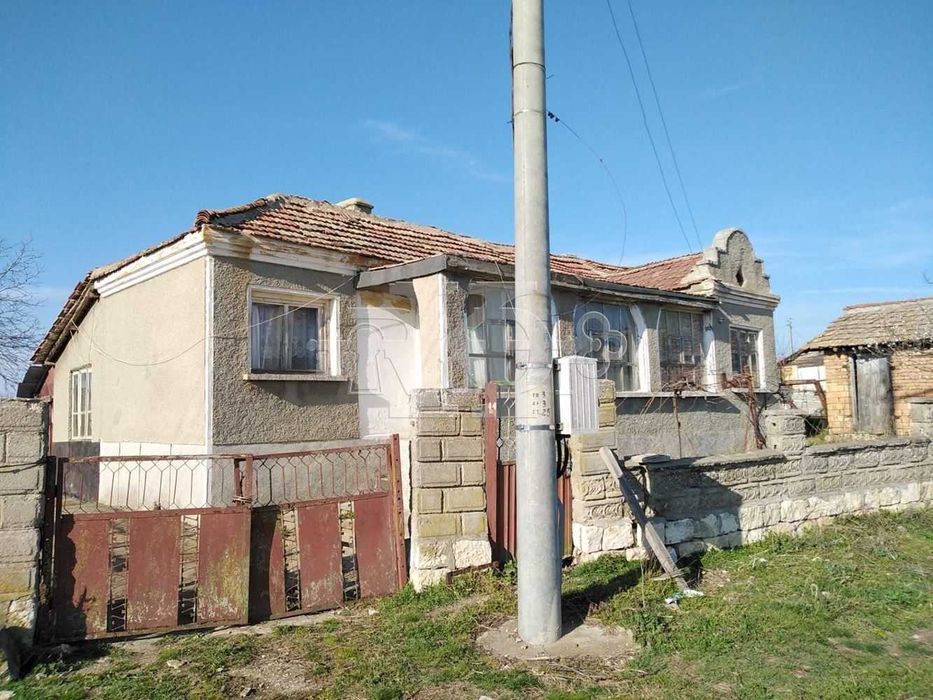 С. Ведрина, общ. Добрич, къща с двор, 23000евро