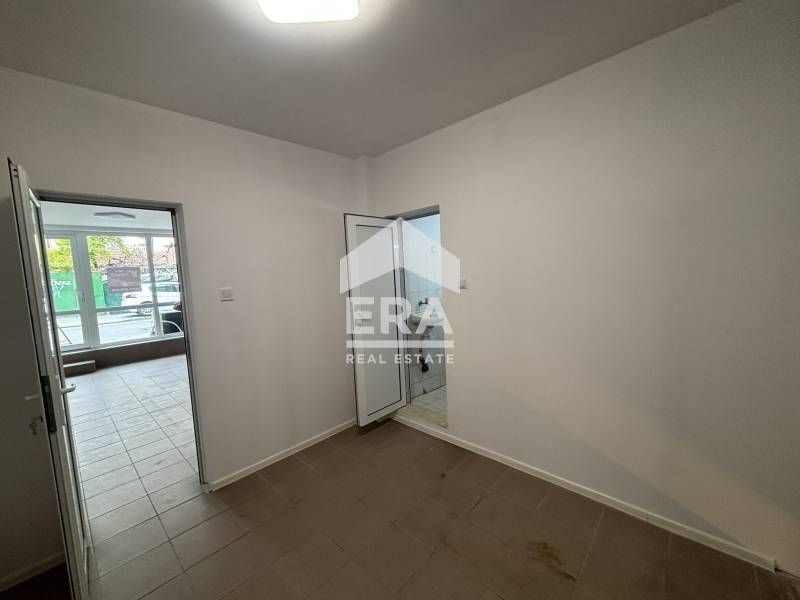 Продава се Магазин в Варна, Колхозен пазар - 55 кв.м за 1791 €/кв.м - Снимка #1