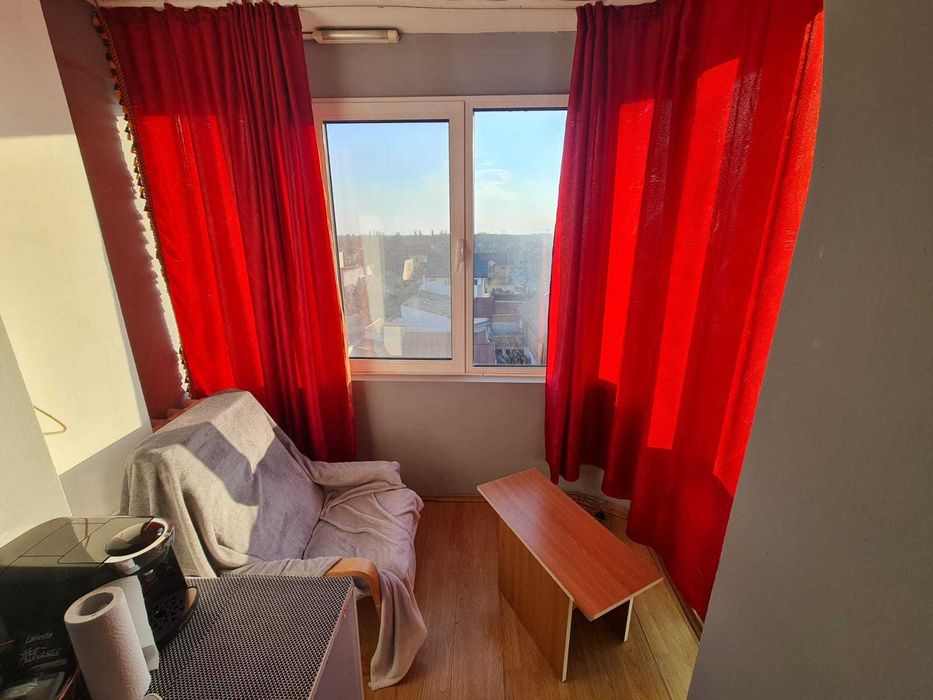 Inchiriez apartament o camera zona centrala