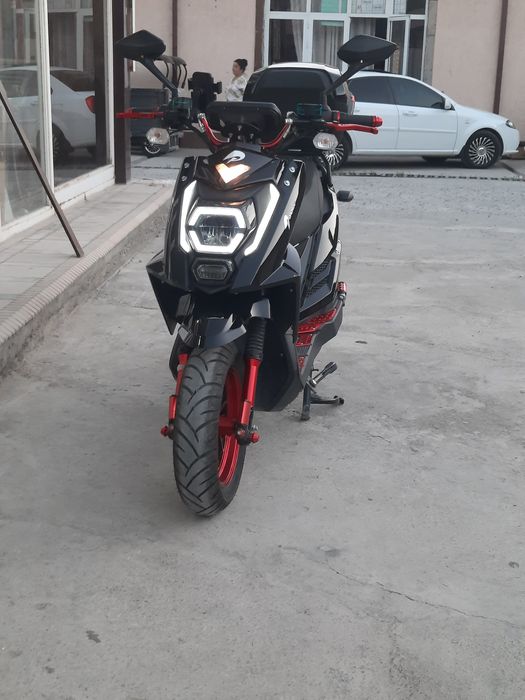 Redlayn skuter sotiladi tezligi 100+