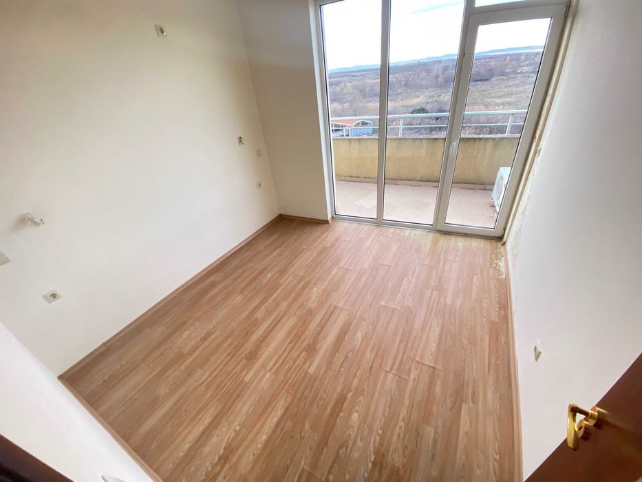 Продава се Тристаен апартамент в Поморие - 80 кв.м за 950 €/кв.м - Снимка #4