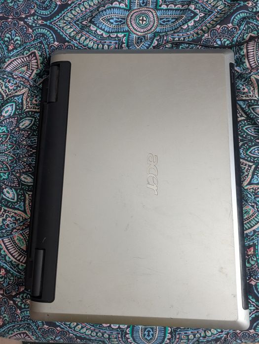 Огромный ноутбук Aspire 9810