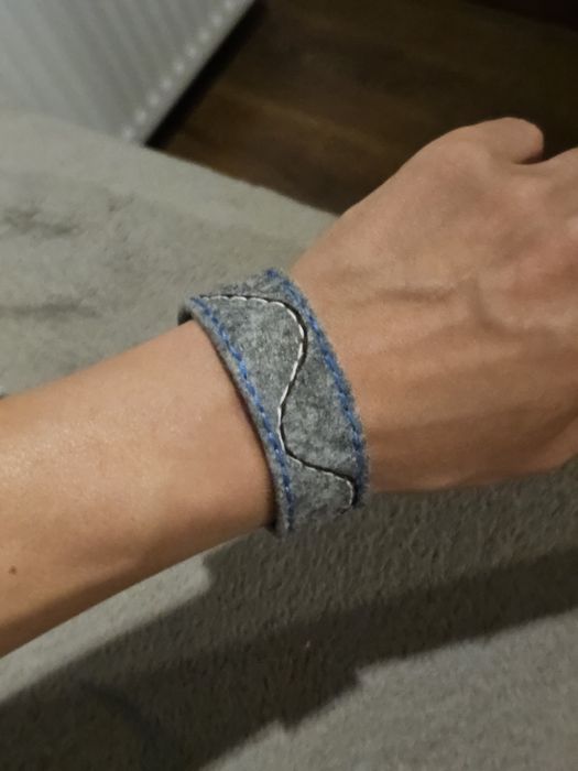 Bratara cusuta din fetru. Original handmade