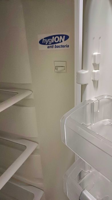 Combina frigorifica BEKO, no frost, dozator apa, display digital