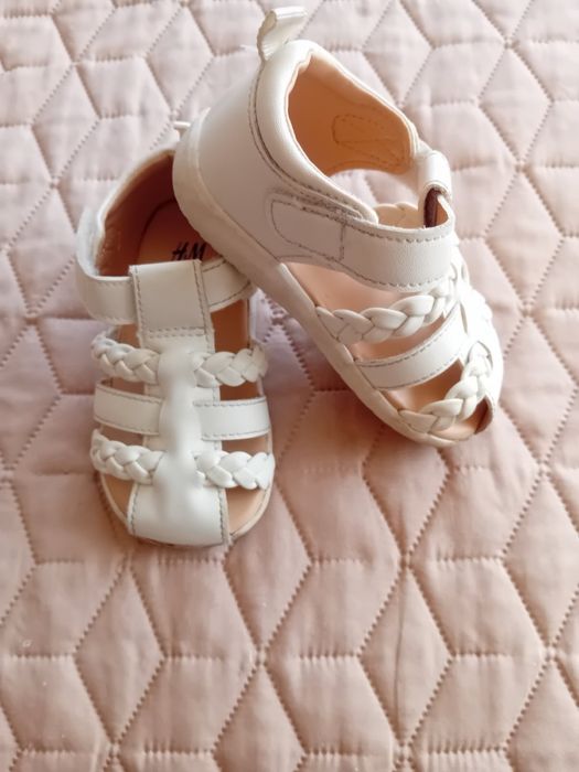 Бебешки сандали H&M 21