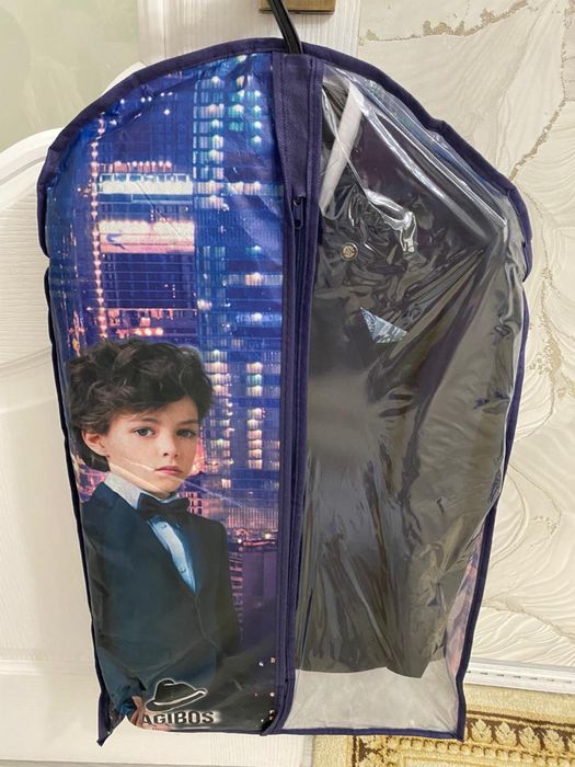 Костюм школьный.           .