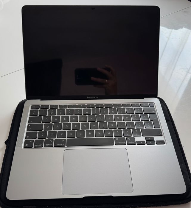 MacBook Air M1 - 256 / 8