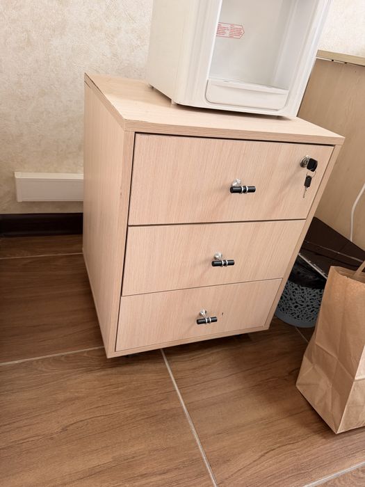 Продам офисную мебель