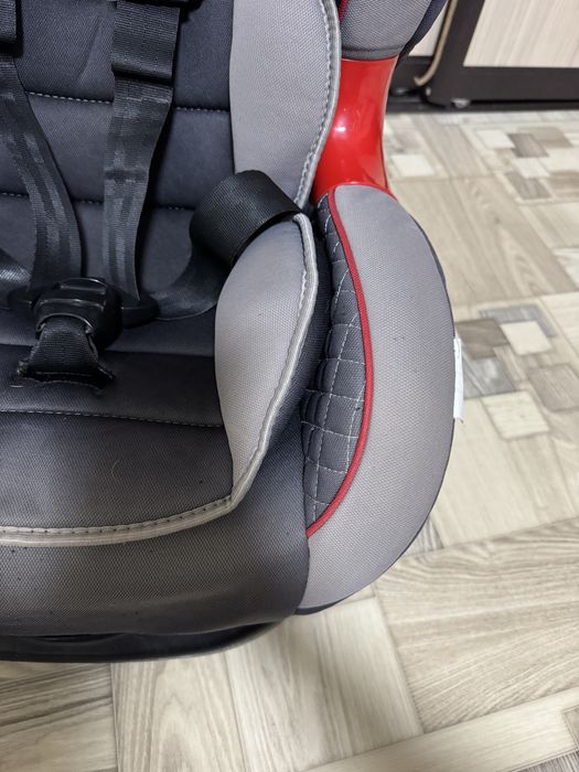 Продам детское автокресдо