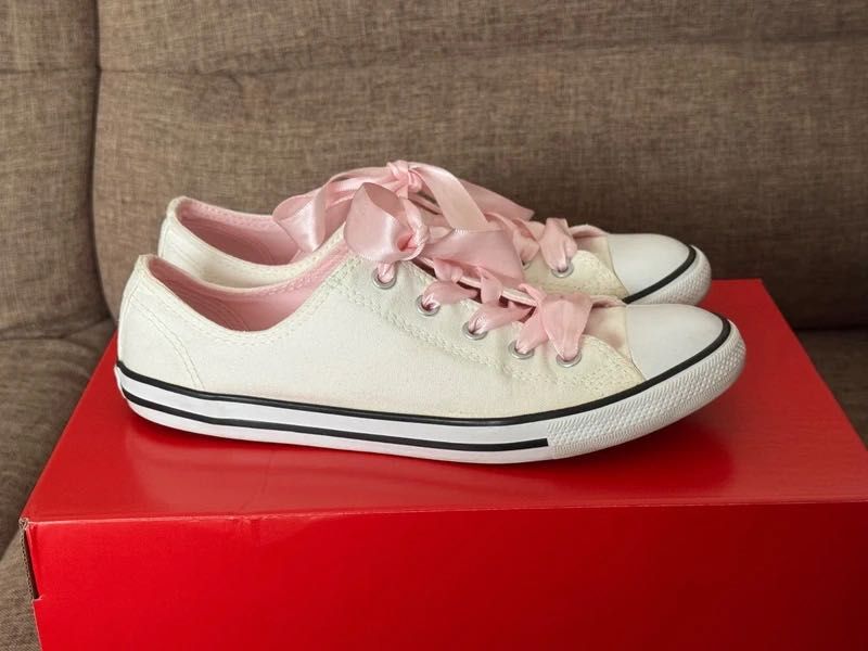 Converse All Star low cu șiret satin roz mărimea 38.5