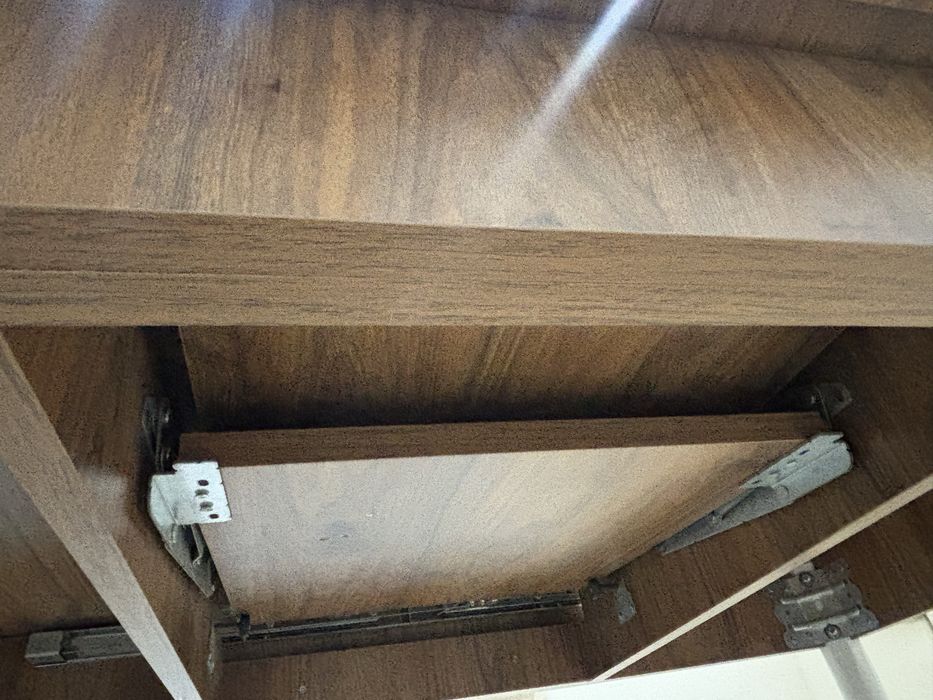 Продам кухонный стол