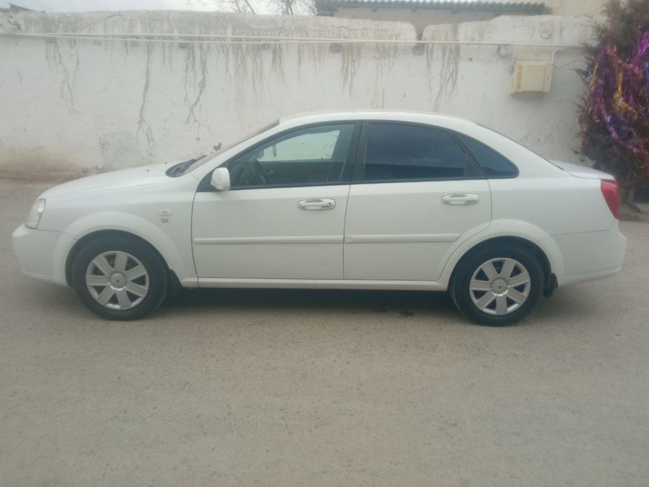 chevrolet lacetti 1.8 rodnoy