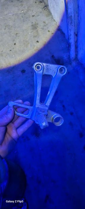 Подножка на мотоцикл