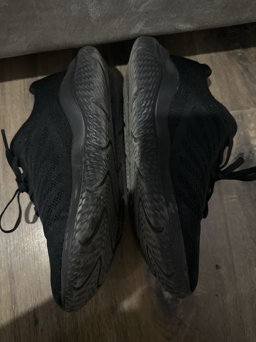 Кроссовки от компании Demix