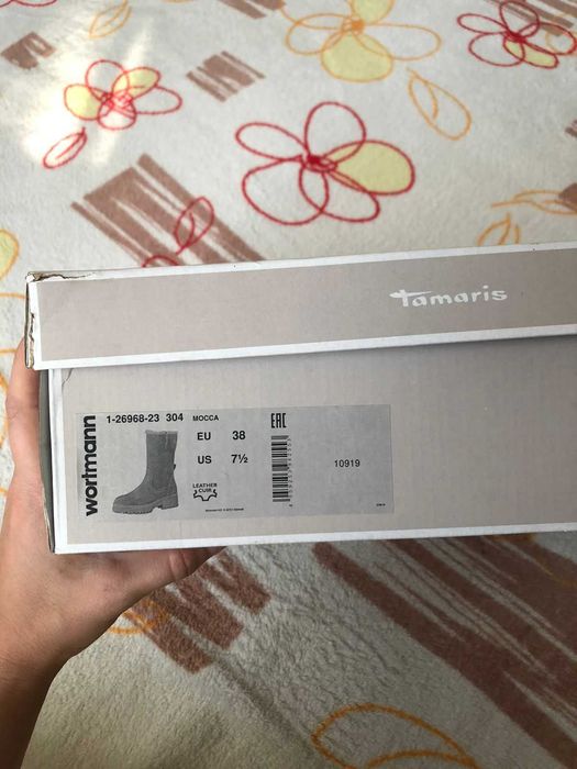 Продам новые  женские сапоги