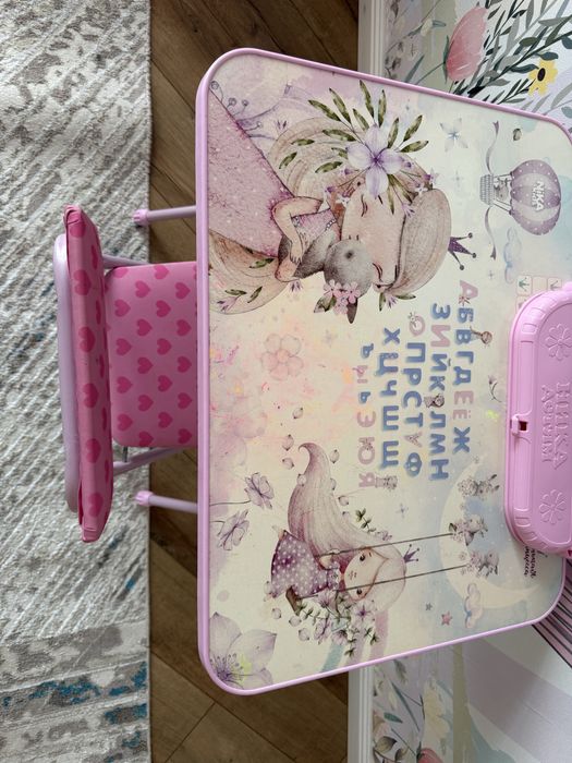 Стол со стулом для девочки