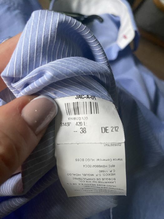 Риза Hugo boss -M размер -нова
