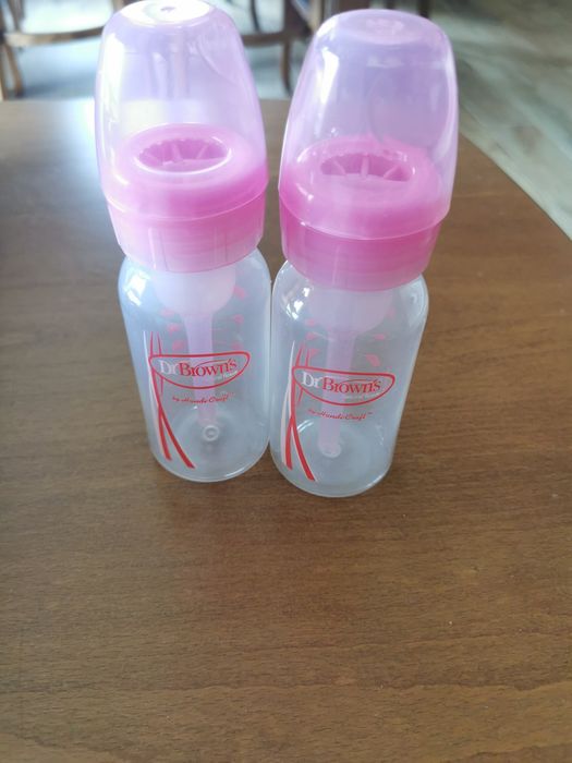 Нагревател за мляко+ 2 шишета на Dr. Browns