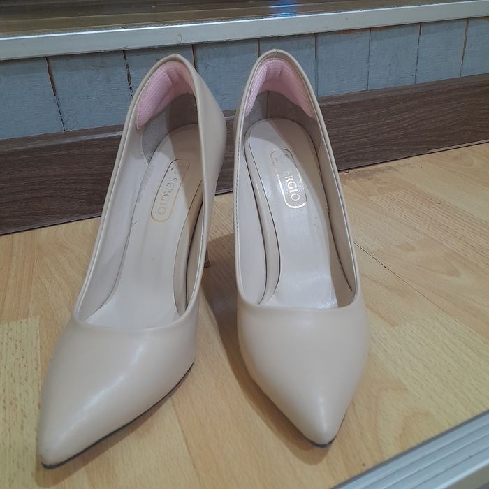 Срочно продам туфли