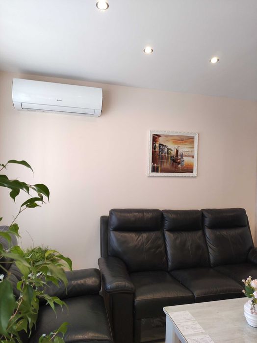 Луксико е с гараж ап.двустаен за нощувки до Гранд мол Лабиринт Фамилия