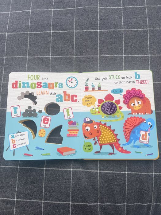 Never Touch the Dinosaurs, Eric Carle, детски книги на английски