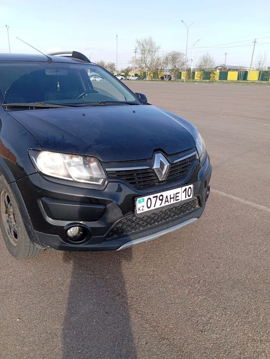 Машина Sandero Renault