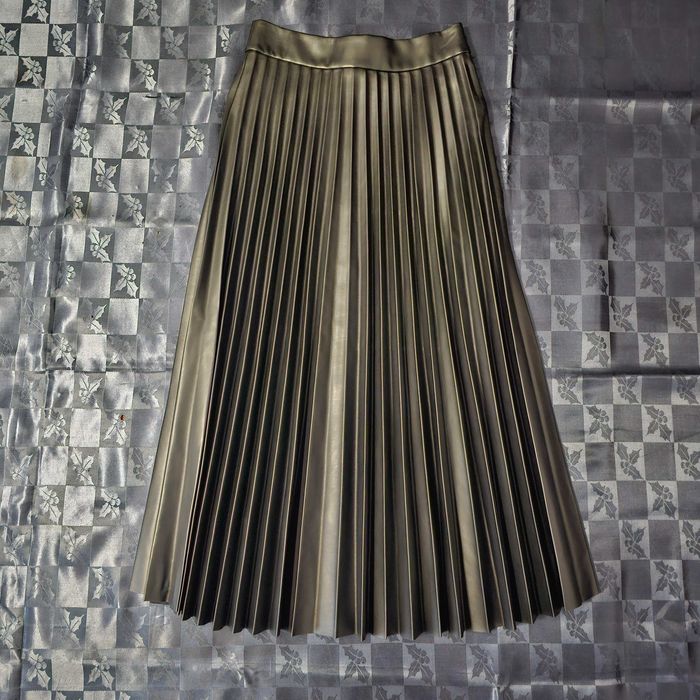 Нова плисирана кожена пола  "Stradivarius" "Страдивариус" XS размер