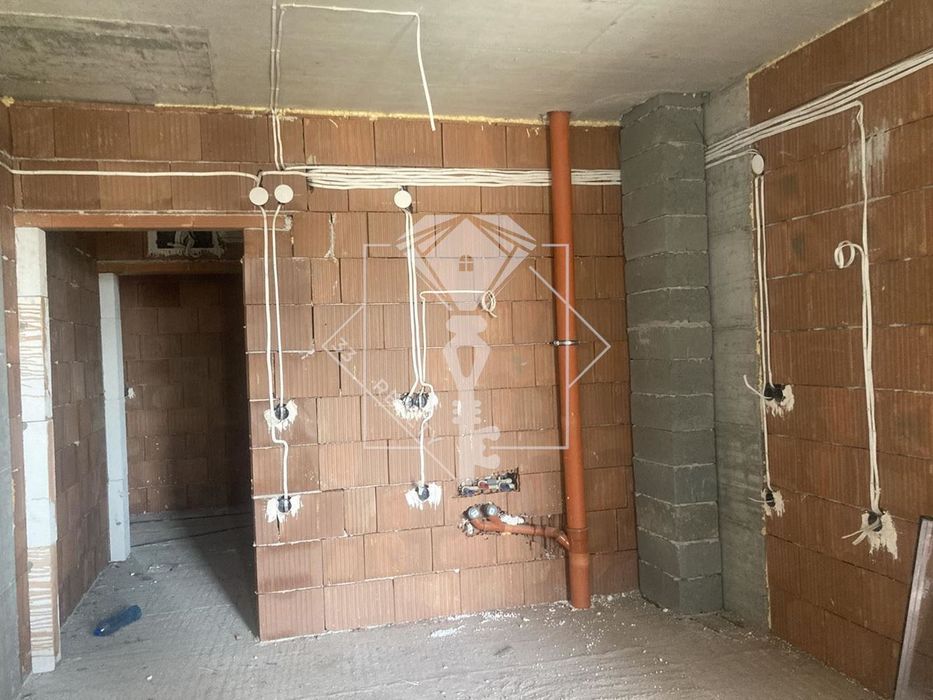 Продава се Едностаен апартамент в Пловдив, Христо Смирненски - 36 кв.м за 1612 €/кв.м - Снимка #1