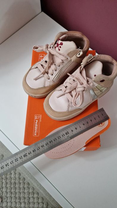 Adidasi biomecanics nr 25