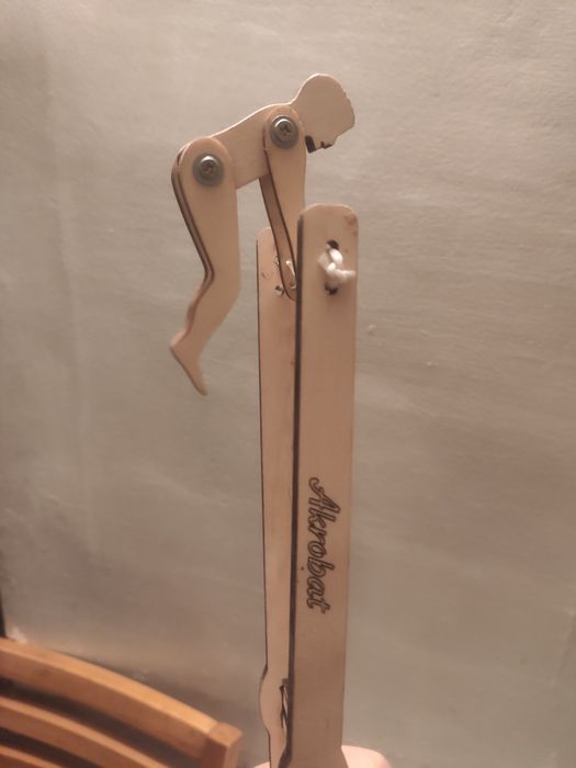 Игрушка из натурального дерева