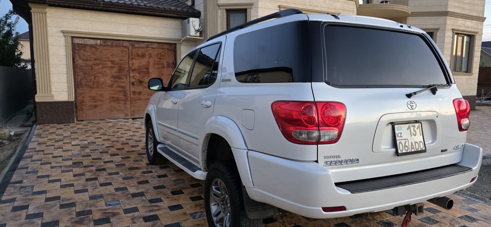 Toyota Sequoia в Атырау