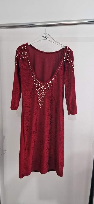 Rochie din catifea rosu cu accesorii