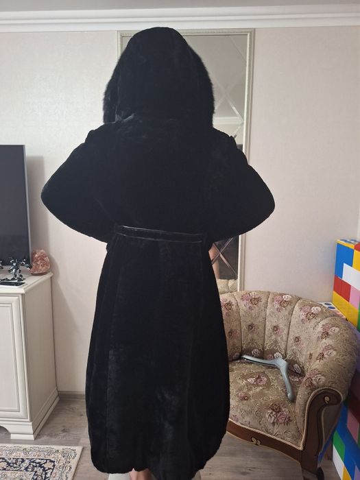 Шуба женская с капюшоном