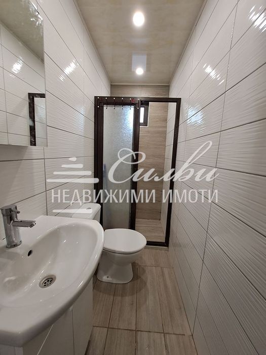 Дава се под наем Двустаен апартамент в Шумен, Център - 50 кв.м за 255 € - Снимка #5