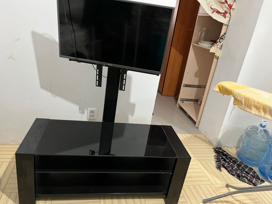 Продам тумбочку под телевизор