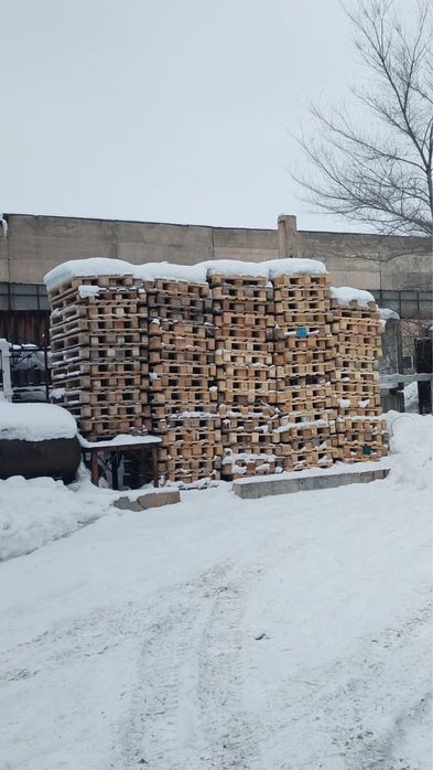 Принимаем макулатуру, поддоны