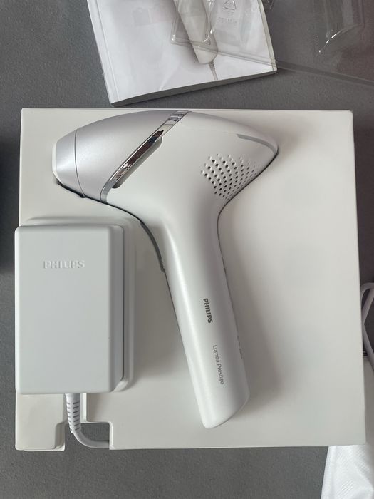 Philips Lumea IPL 8000 SenseIQ Фотоепилатор - Като Нов