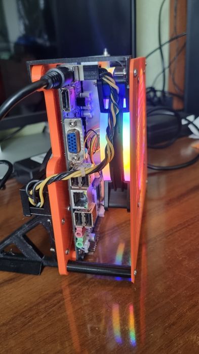 Мини NAS / домашний сервер Celeron 1037U